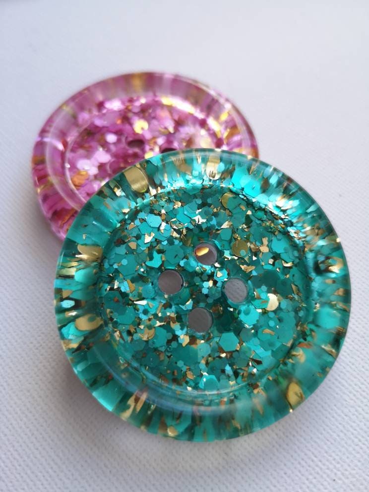 The Mint To Be button. Mint green and gold shimmer pearl glitter