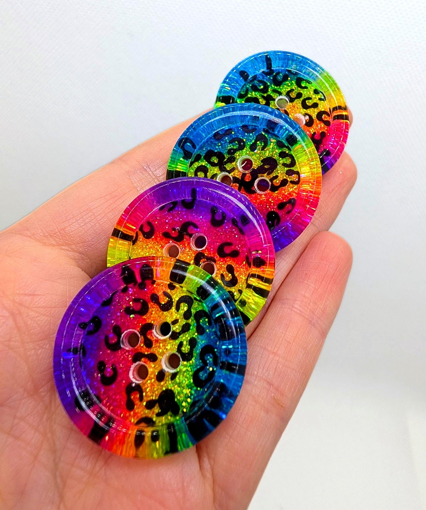 The Feeling Paw-sitive – Bright Retro Rainbow Leopard Print Resin Button, Lisa Frank Inspired