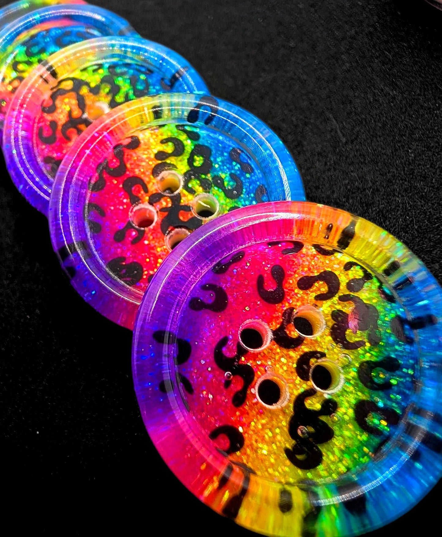 The Feeling Paw-sitive – Bright Retro Rainbow Leopard Print Resin Button, Lisa Frank Inspired