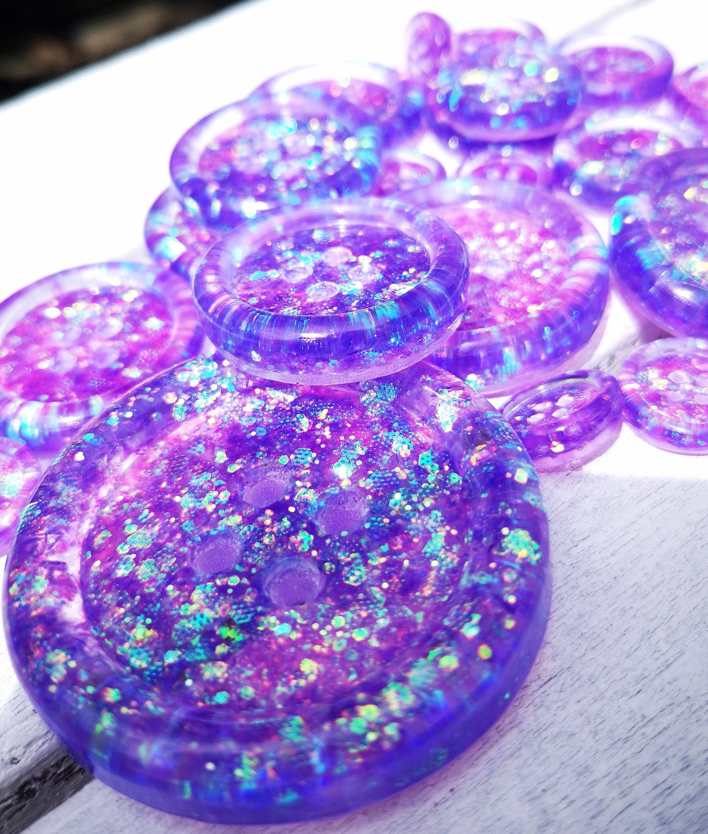 The Mer-mazing Button – Shimmery Mermaid-Inspired Resin Button, Purple to Blue Colour Shift