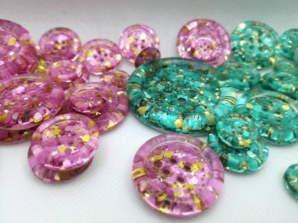 The Mint To Be button. Mint green and gold shimmer pearl glitter