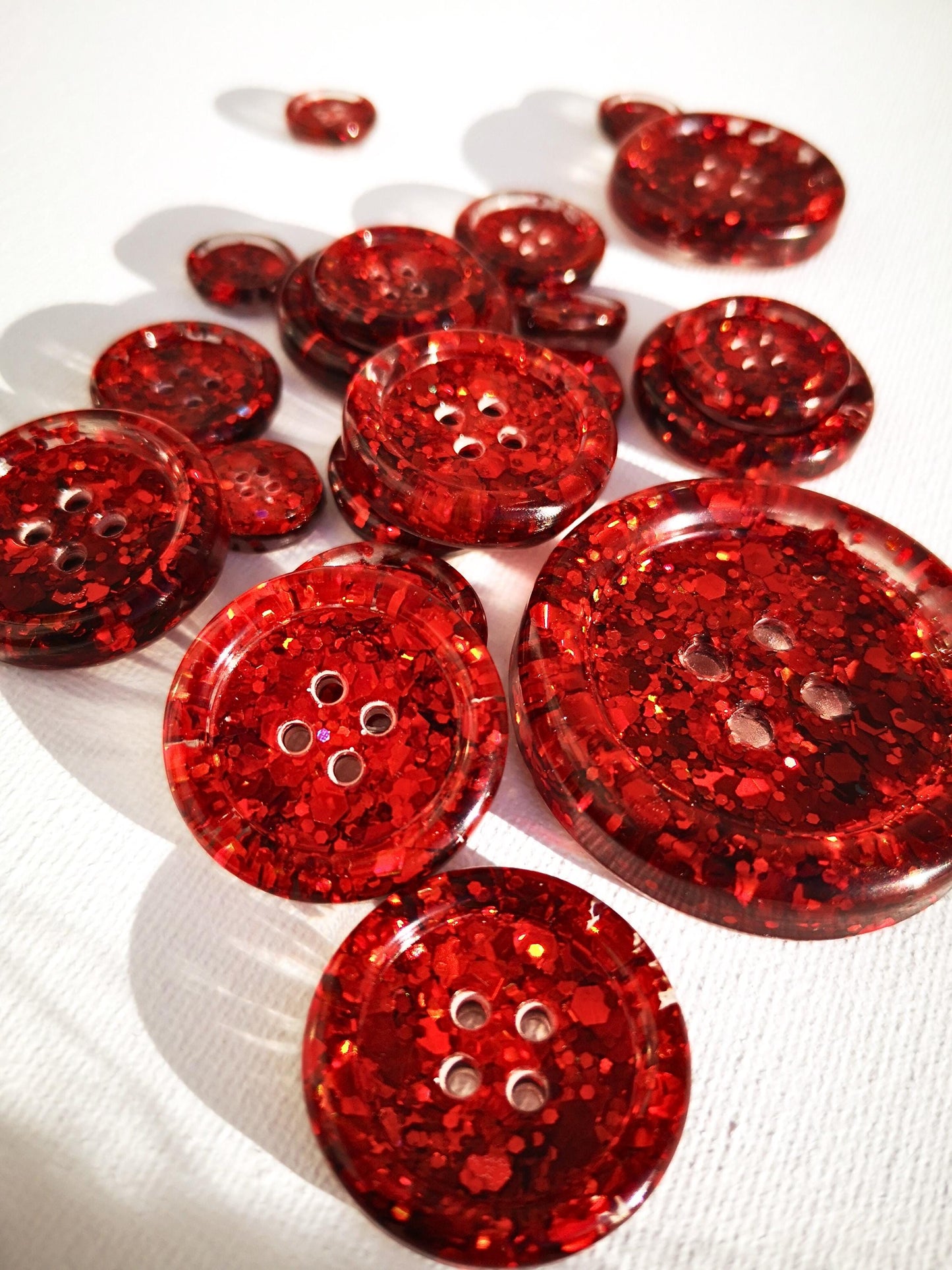 The Drop Red Gorgeous Button – Chic Holographic Red Resin Button