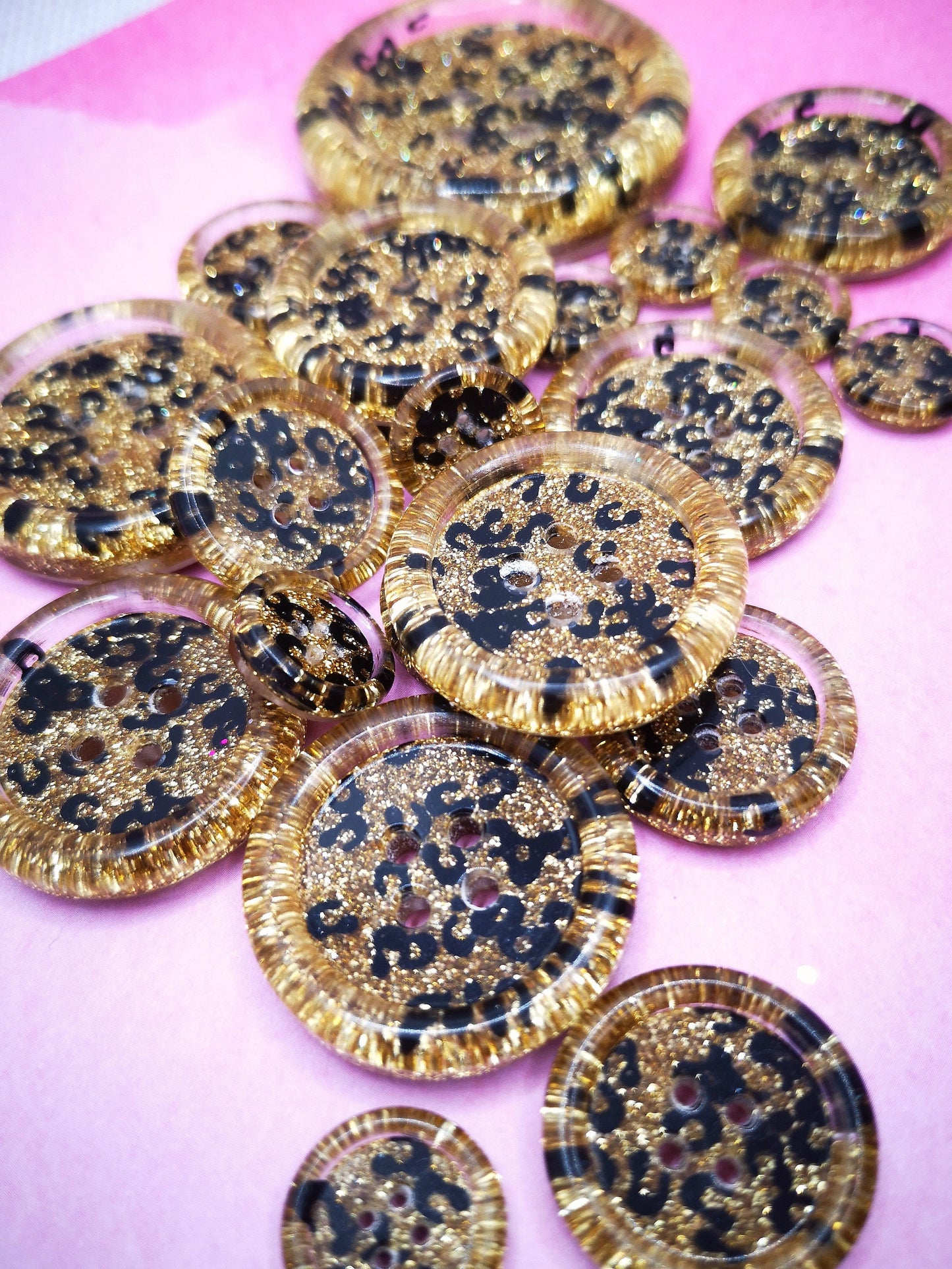 The Mob Wife Button – Sparkly & Glamorous Leopard Print Gold Resin Button