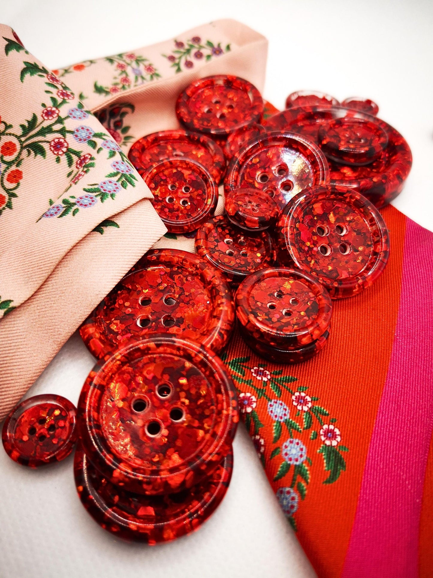 The Drop Red Gorgeous Button – Chic Holographic Red Resin Button