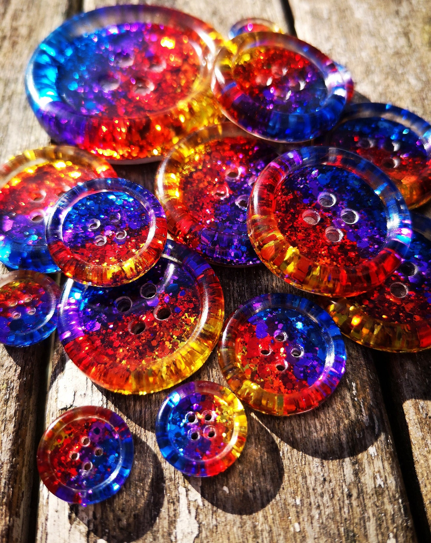 Toucan Play That Game Button – Tropical Sunset Metallic Glitter Resin Button