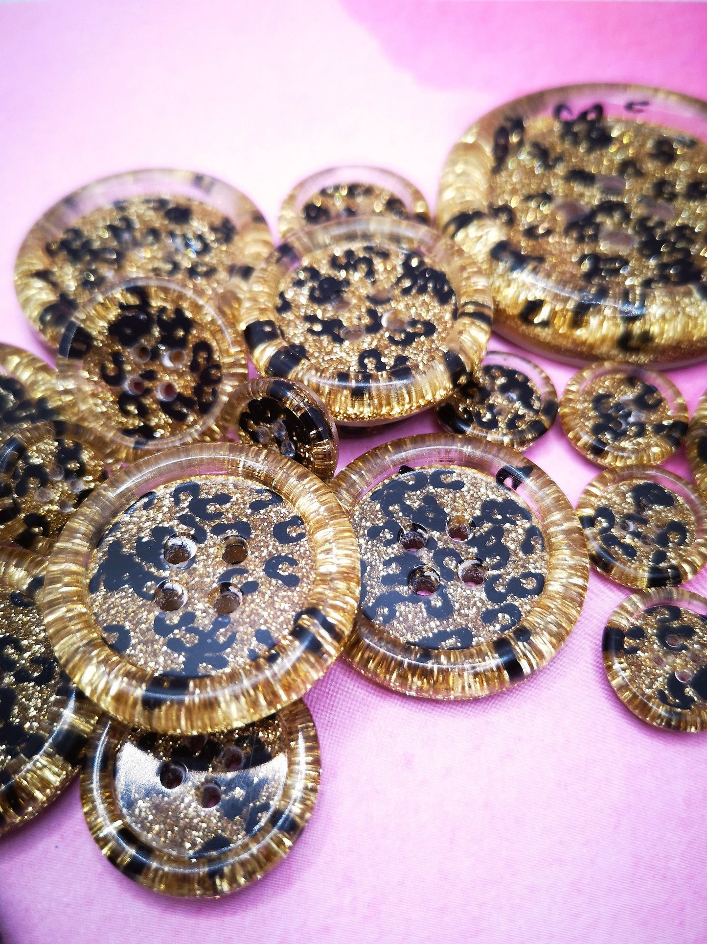 The Mob Wife Button – Sparkly & Glamorous Leopard Print Gold Resin Button
