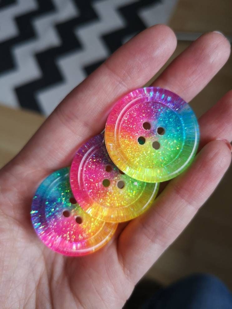 Neon Rainbow Wheel Button – Chunky Resin Button with Bright Glitter Sparkle
