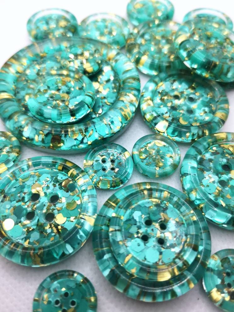The Mint To Be button. Mint green and gold shimmer pearl glitter