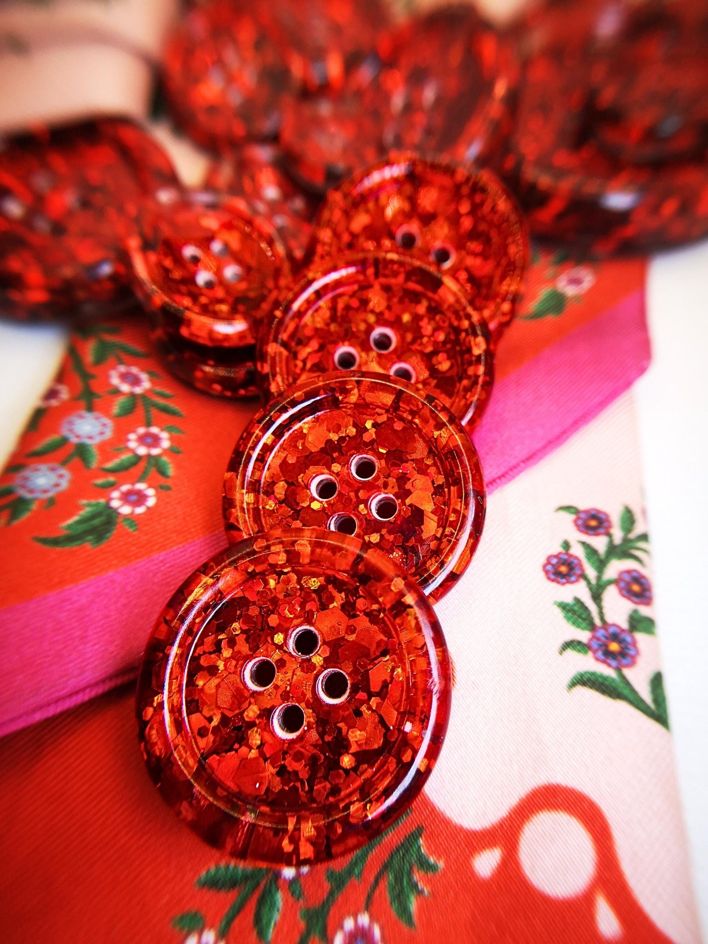 The Drop Red Gorgeous Button – Chic Holographic Red Resin Button