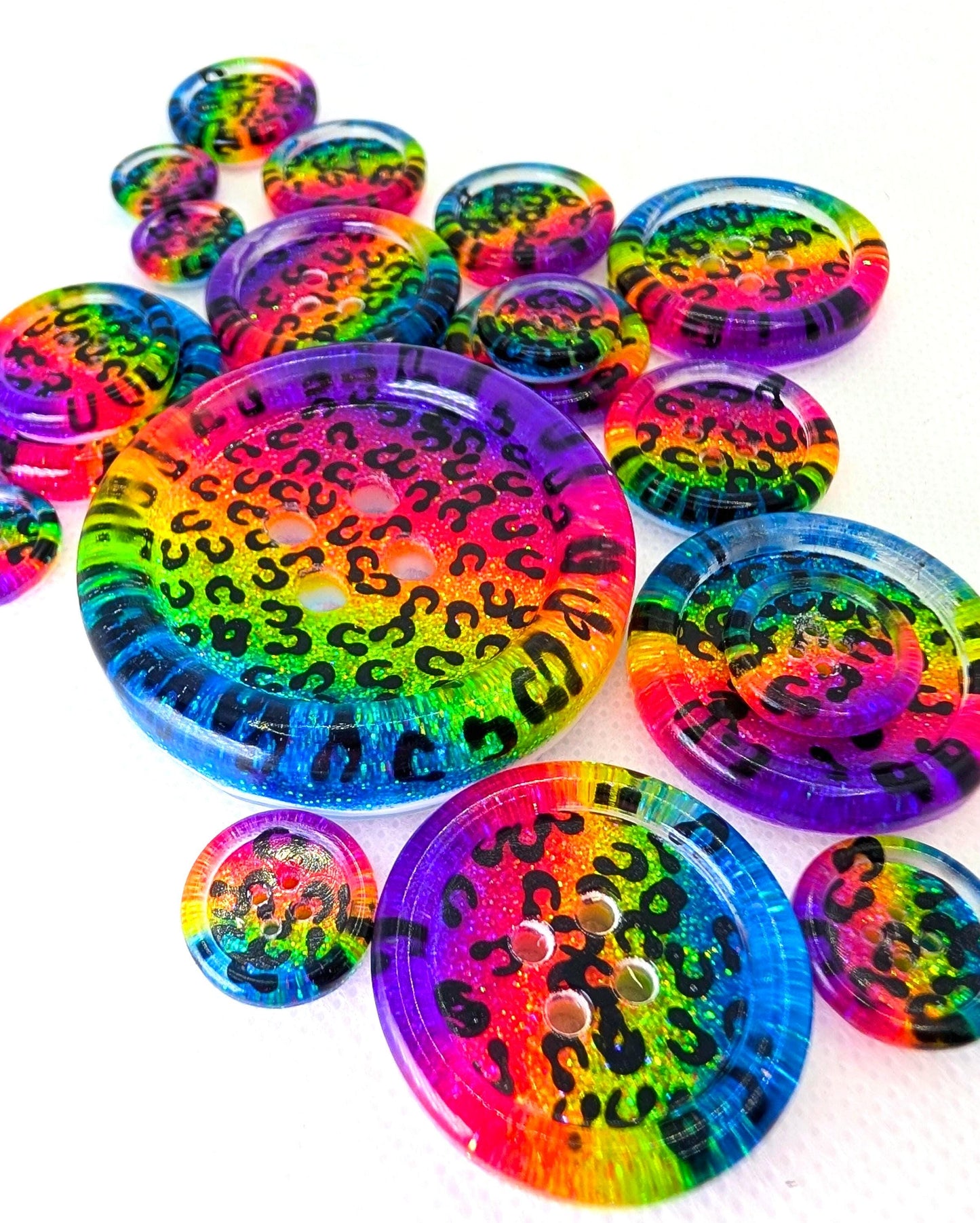 The Feeling Paw-sitive – Bright Retro Rainbow Leopard Print Resin Button, Lisa Frank Inspired