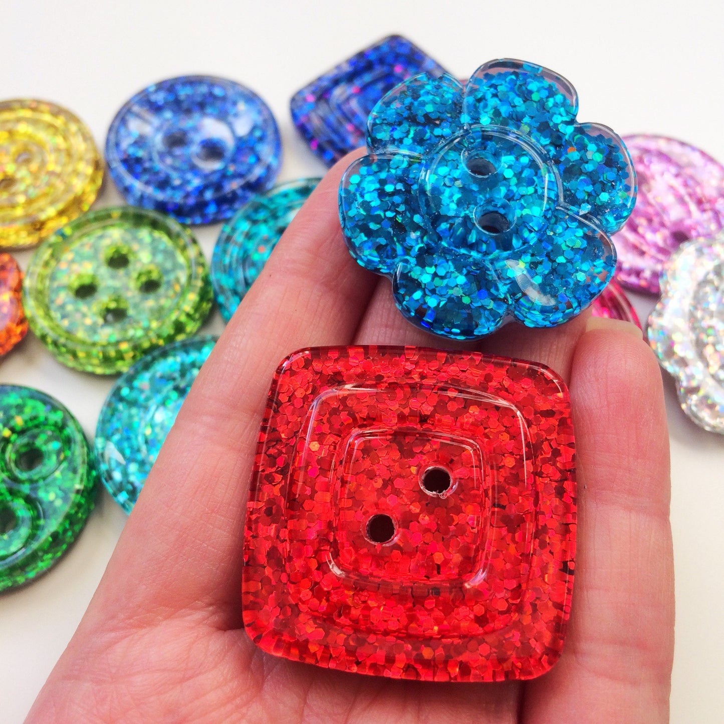 Vintage Style Rainbow Button Set – 16 Chunky Resin Glitter Buttons in Collectable Shades