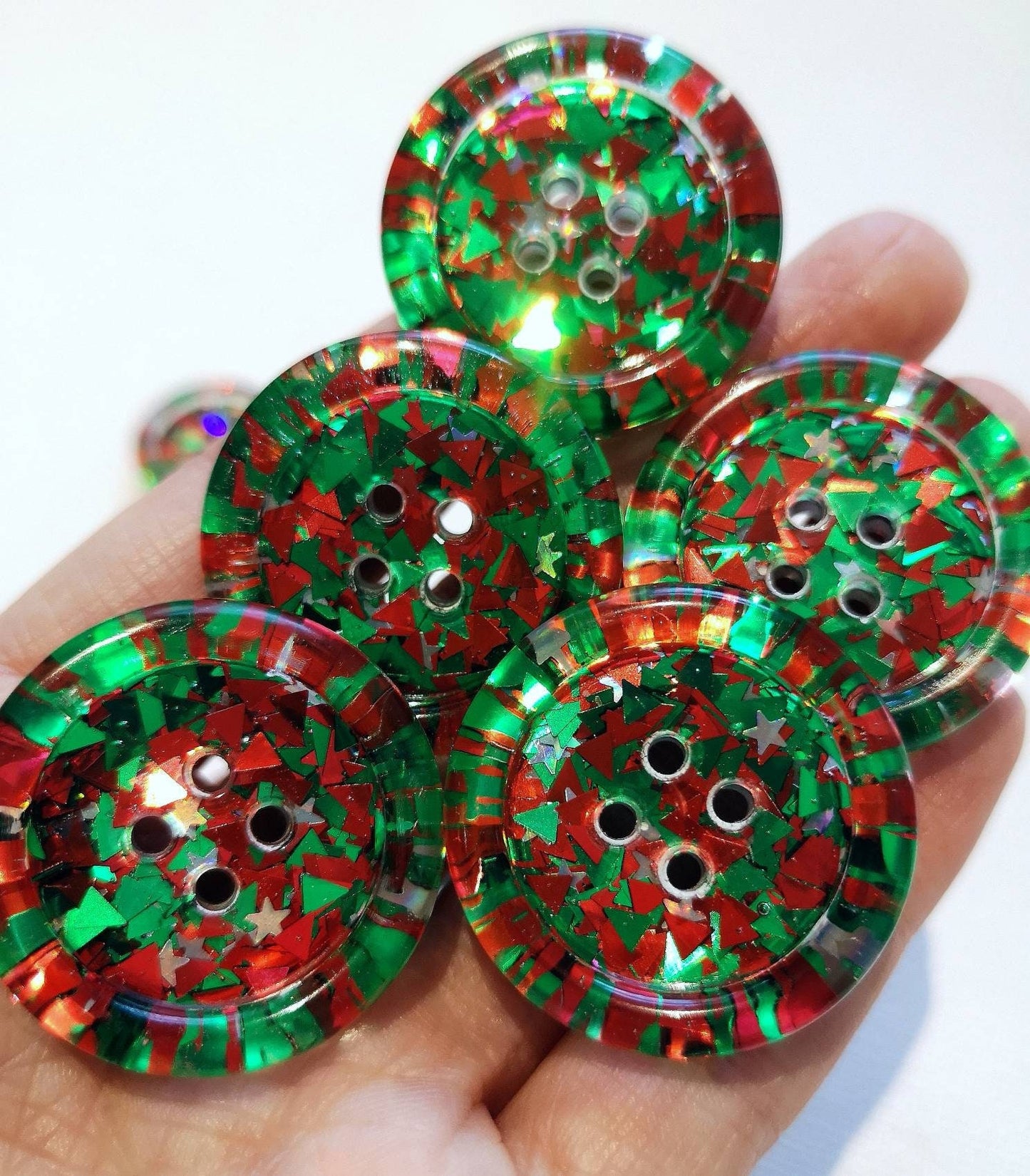 The You Sleigh Me Button – Sparkly Holiday Resin Button in Red, Green and Silver