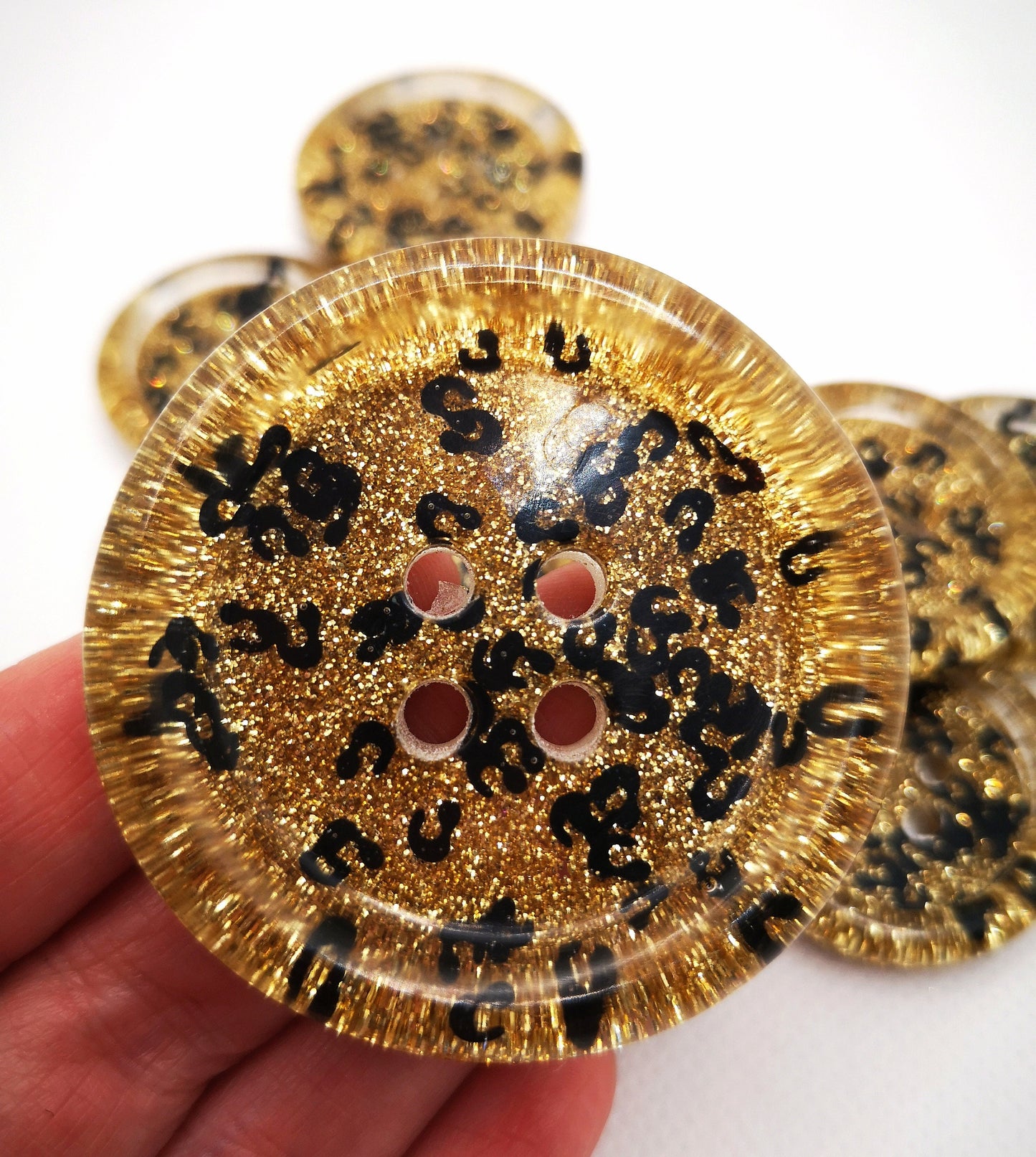 The Mob Wife Button – Sparkly & Glamorous Leopard Print Gold Resin Button
